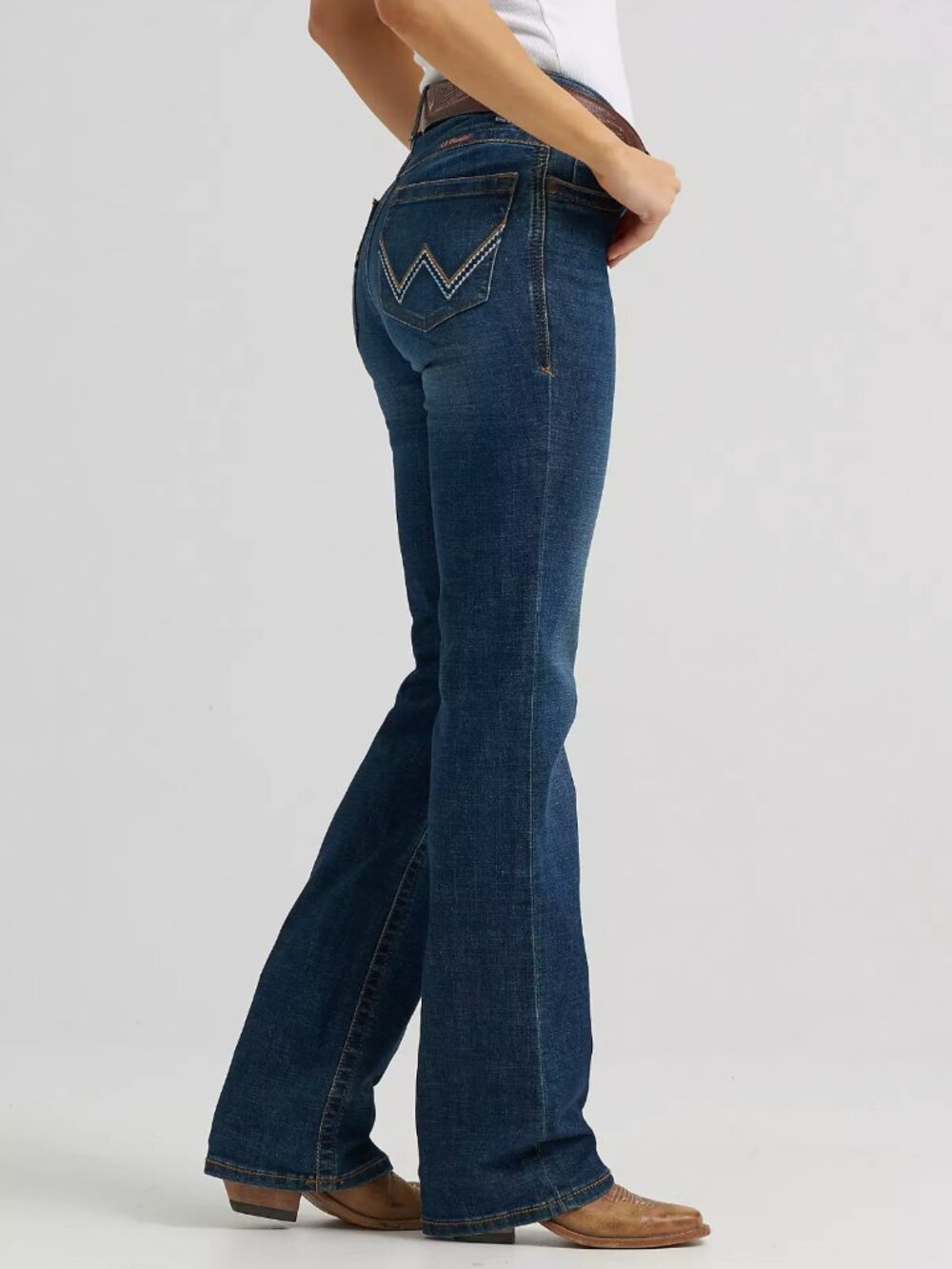 Wrangler Ultimate Riding Jeans Women’s 7x32 Willow Mid Rise Bootcut Lovette